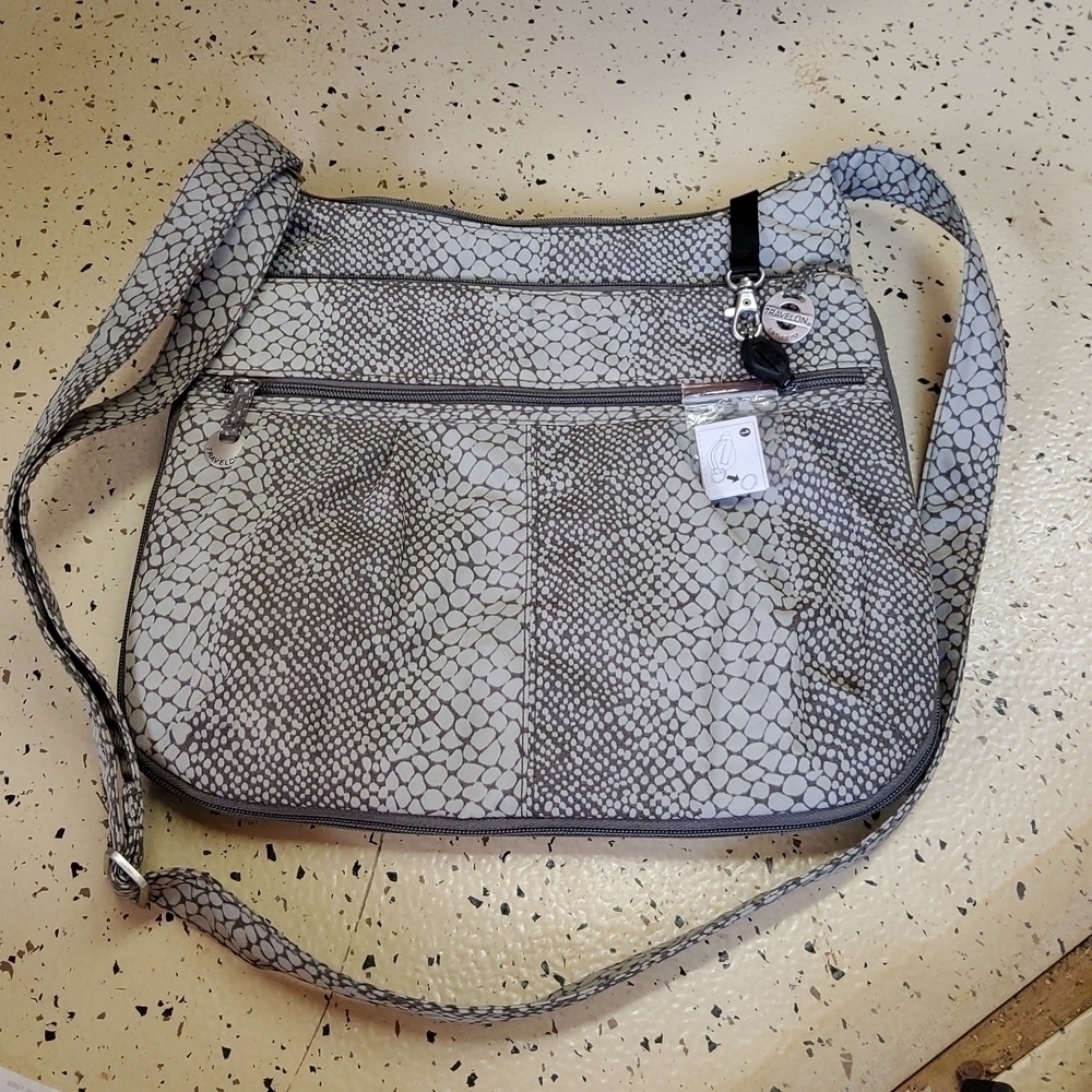 𝅺TRAVELON crossbody purse NWOT snakeskin print with mini flashlight